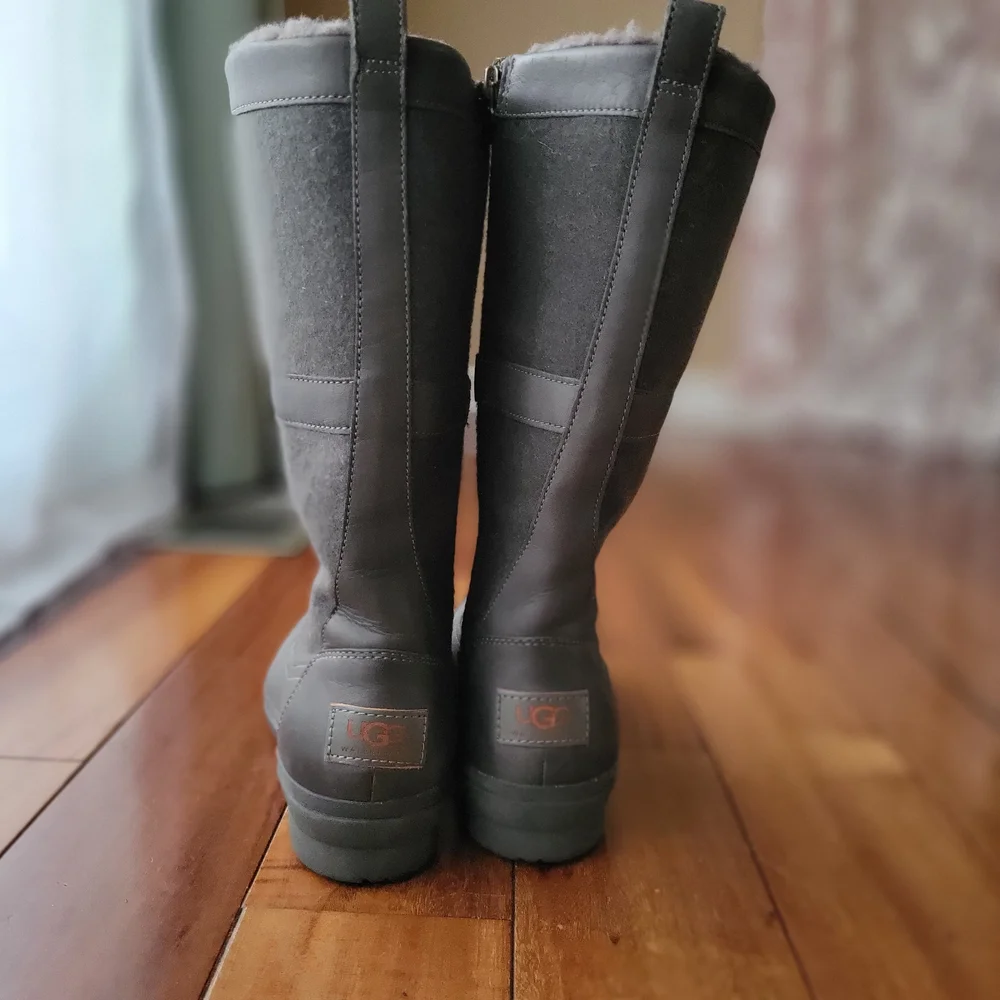 Women’s Ugg Elvia Waterproof Tall Lace up Charcoal Sheepskin Sherpa Boot Sz 6.5 - Picture 6 of 10